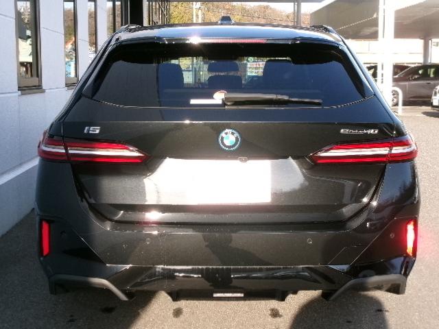 ｉ５ ｅＤｒｉｖｅ　４０ツーリング　Ｍスポーツ　２０ＡＷセレクトＰＫＧパノラマガラスサンルーフハーマンカードンカーブドディスプレイ純正ＨＤＤナビゲーション全方位カメラオートトランクデモカー認定中古車（40枚目）