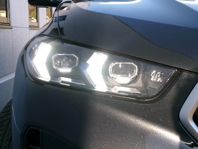 X6 xDrive 35d Mスポーツ 22AWスポーツPKG黒革カーボントリムカーボンミラーカバーハーマンカードンカーブドディスプレイ純正HDDナビゲーション全方位カメラデモカー認定中古車(5枚目)