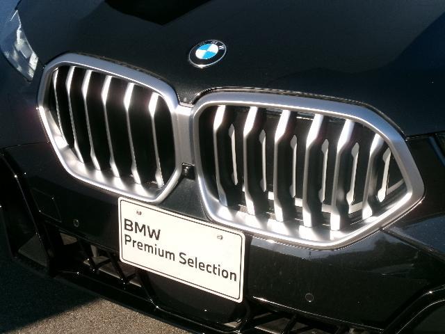 X6 xDrive 35d Mスポーツ 22AWスポーツPKG黒革カーボントリムカーボンミラーカバーハーマンカードンカーブドディスプレイ純正HDDナビゲーション全方位カメラデモカー認定中古車(6枚目)