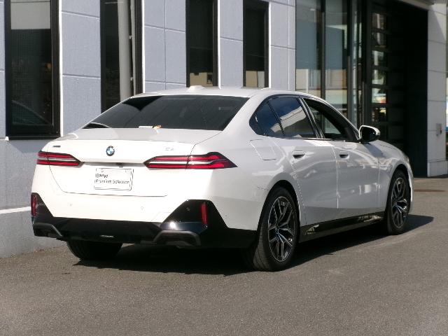 5シリーズ 523d xDrive Mスポーツ 19AWコンフォートドライビングPKGカーブドディスプレイ純正HDDナビゲーション全方位カメラヘッドUPディスプレイオートトランク1オーナー認定中古車(5枚目)