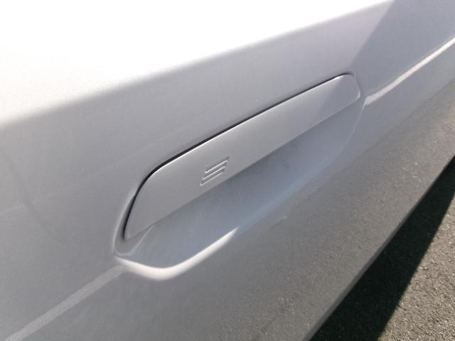 �R���t�H�[�g�A�N�Z�X�𑕔����Ă���A�h�A�n���h�����^�b�`�Ń��b�N�A�����ă��b�N�����\�ł������܂�