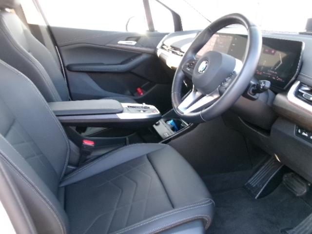 2シリーズ 218dアクティブツアラー エクスクルーシブ 17AWヴェガンザシートカーブドディスプレイ純正ナビゲーション全方位カメラヘッドUPディスプレイシートヒーターオートトランクアダプティブLEDヘッドライトレンタカーUP禁煙認定中古車(24枚目)