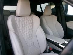 車内での喫煙歴も無く綺麗な状態をキープしております。 2