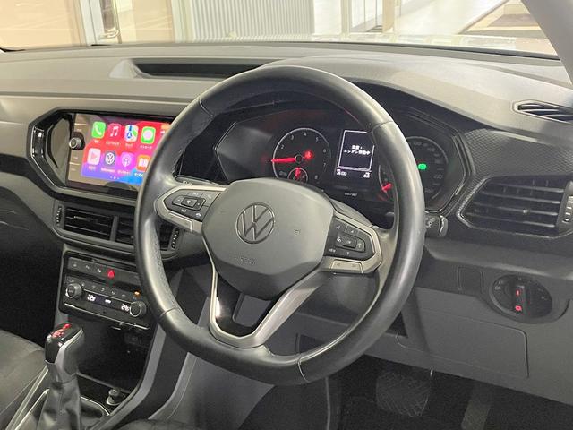 Ｔ－クロス ＴＳＩ　アクティブ　認定中古車　純正ナビ　ＥＴＣ　Ｂカメラ　衝突軽減ブレーキ　アダクディブクルーズ　レーンキープアシスト　ドライブレコーダー　リアトラフィックアラート（20枚目）