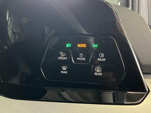 ゴルフ ＴＤＩアクティブアドバンス　プラチナムエディション　認定中古車　純正ナビ　ＥＴＣ　Ｂカメラ　衝突軽減ブレーキ　アダクディブクルーズ　ブラインドスポットモニター　リアトラフィックアラート（13枚目）