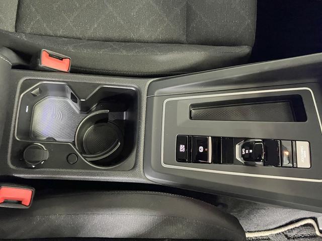 ゴルフ ＴＤＩアクティブアドバンス　プラチナムエディション　認定中古車　純正ナビ　ＥＴＣ　Ｂカメラ　衝突軽減ブレーキ　アダクディブクルーズ　ブラインドスポットモニター　リアトラフィックアラート（21枚目）