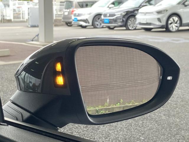 ゴルフ ＴＤＩアクティブアドバンス　プラチナムエディション　認定中古車　純正ナビ　ＥＴＣ　Ｂカメラ　衝突軽減ブレーキ　アダクディブクルーズ　ブラインドスポットモニター　リアトラフィックアラート（28枚目）