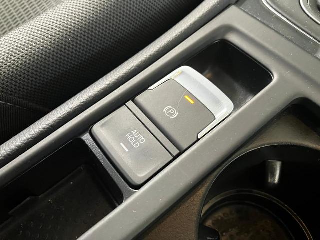 ゴルフ ＴＳＩコンフォートライン　マイスター　認定中古車　純正ナビ　ＥＴＣ　Ｂカメラ　衝突軽減ブレーキ　アダクディブクルーズ　ブラインドスポットモニター　リアトラフィックアラート（17枚目）