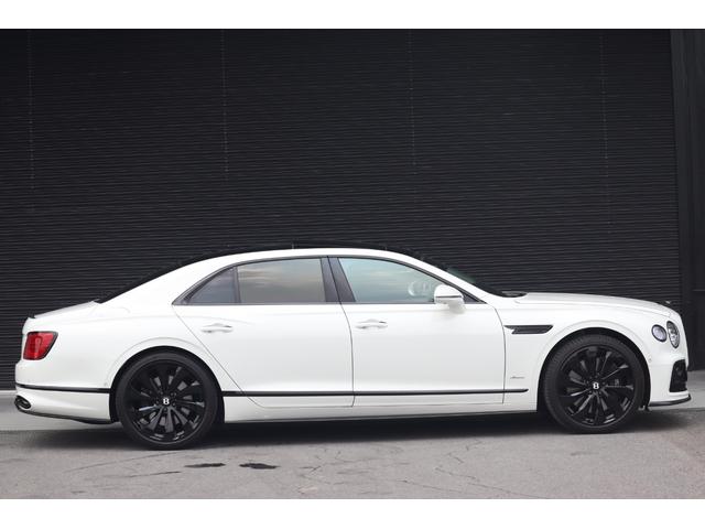 フライングスパー V8 アズール 4WD マリナーSpc/ブラックラインSpc/カーボン/(3枚目)