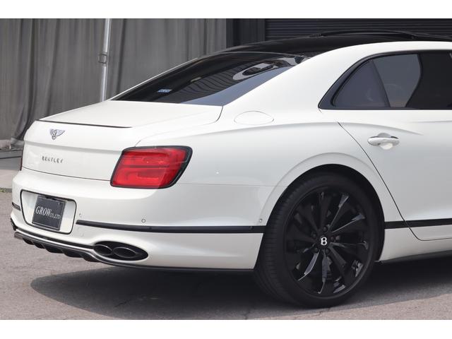 フライングスパー V8 アズール 4WD マリナーSpc/ブラックラインSpc/カーボン/(9枚目)