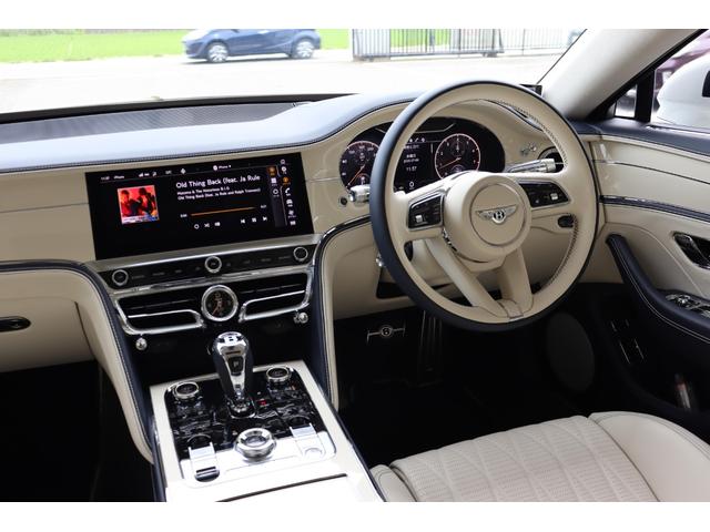 フライングスパー V8 アズール 4WD マリナーSpc/ブラックラインSpc/カーボン/(32枚目)