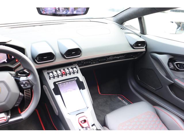 ウラカン EVO RWDスパイダー (LDF) アクラポヴィッチ/ドライバーズ・pkg/PPF(25枚目)