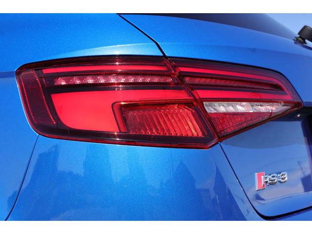 ＲＳ３スポーツバック ベースグレード　後期　マットアルミニウムスタイリングパッケージ　マトリクスＬＥＤヘッド　ファインナッパレザー　シートヒーター　純正ナビ　１９ＡＷ　Ｂａｎｇ＆Ｏｌｕｆｓｅｎ　ＲＳ‐ｖｉｅｗ機能付きバーチャルコックピット（46枚目）