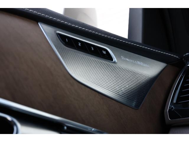 ＸＣ９０ Ｔ８　ツインエンジン　ＡＷＤ　インスクリプション　Ｂｏｗｅｒｓ＆Ｗｉｌｋｉｎｓ　パノラマサンルーフ　電格サードシート　７人乗り　マッサージ機能付きパフォーレイテッドファインナッパレザー　ベンチレーター　純正２１ＡＷ　ヘッドアップＤ　電動テールゲート（13枚目）