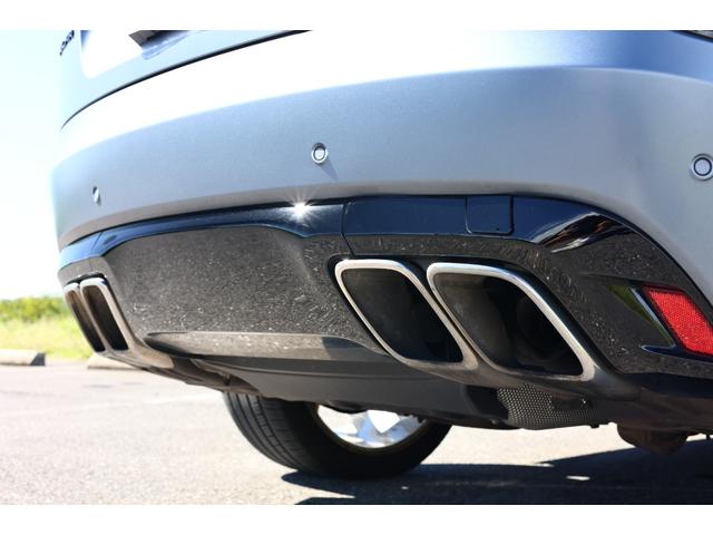 レンジローバーヴェラール ＳＶオートバイオグラフィーダイナミックエディション　５３台限定車　専用ボディカラー　ＳＶＯバイロンブルー（サテンフィニッシュ）専用２２インチ“スタイル５１１３”ＡＷ　専用ディスクブレーキ（フロント３９５ｍｍ径／リヤ３９６ｍｍ径）アクティブ・エキゾースト（11枚目）