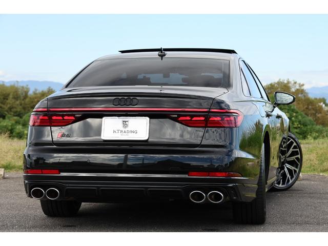 Ｓ８ ベースグレード　後期　ブラックＡｕｄｉ　ｒｉｎｇｓ＆ブラックスタイリングパッケージ　ＨＤマトリクスＬＥＤ　プレディクティブアクティブサスペンション　ＯＰ２１ＡＷ　Ｂ＆Ｏ　パワークロージングドア　ＡＣＣ　電動トランク（30枚目）