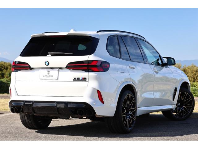 Ｘ５ Ｍ コンペティション　新車保証　１オーナー　Ｍコンフォートパッケージ　アダプティブＬＥＤ　マッサージ機能付メリノレザー　ベンチレーター　パノラマサンルーフ　純正ナビ　全方位カメラ　ｈａｒｍａｎ／ｋａｒｄｏｎ　２１／２２ＡＷ（6枚目）