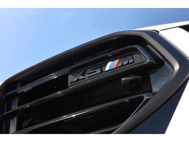 Ｘ５ Ｍ コンペティション　新車保証　１オーナー　Ｍコンフォートパッケージ　アダプティブＬＥＤ　マッサージ機能付メリノレザー　ベンチレーター　パノラマサンルーフ　純正ナビ　全方位カメラ　ｈａｒｍａｎ／ｋａｒｄｏｎ　２１／２２ＡＷ（27枚目）