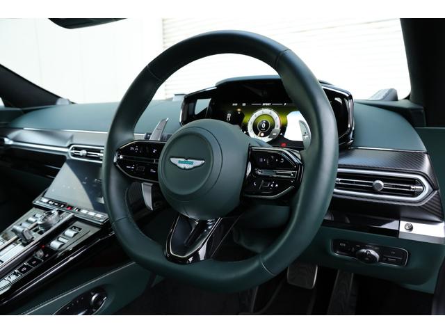 ヴァンテージ ベースグレード　現行　新車保証　Ｂｏｗｅｒｓ＆Ｗｉｌｋｉｎｓ　スポーツプラスシート　ベンチレーター　スモークドテール　２１Ｙスポーク鍛造ＡＷ　カーボンセラミックブレーキ　グロス２×２ツインカーボンファイバーロアー（4枚目）