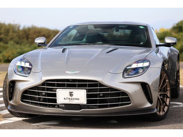 ヴァンテージ ベースグレード　現行　新車保証　Ｂｏｗｅｒｓ＆Ｗｉｌｋｉｎｓ　スポーツプラスシート　ベンチレーター　スモークドテール　２１Ｙスポーク鍛造ＡＷ　カーボンセラミックブレーキ　グロス２×２ツインカーボンファイバーロアー（30枚目）