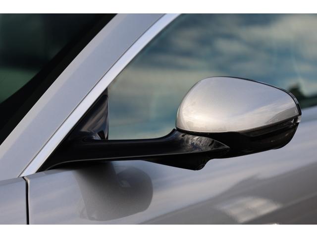 ヴァンテージ ベースグレード　現行　新車保証　Ｂｏｗｅｒｓ＆Ｗｉｌｋｉｎｓ　スポーツプラスシート　ベンチレーター　スモークドテール　２１Ｙスポーク鍛造ＡＷ　カーボンセラミックブレーキ　グロス２×２ツインカーボンファイバーロアー（32枚目）