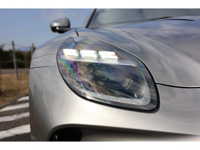 ヴァンテージ ベースグレード　現行　新車保証　Ｂｏｗｅｒｓ＆Ｗｉｌｋｉｎｓ　スポーツプラスシート　ベンチレーター　スモークドテール　２１Ｙスポーク鍛造ＡＷ　カーボンセラミックブレーキ　グロス２×２ツインカーボンファイバーロアー（36枚目）