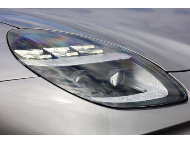 ヴァンテージ ベースグレード　現行　新車保証　Ｂｏｗｅｒｓ＆Ｗｉｌｋｉｎｓ　スポーツプラスシート　ベンチレーター　スモークドテール　２１Ｙスポーク鍛造ＡＷ　カーボンセラミックブレーキ　グロス２×２ツインカーボンファイバーロアー（37枚目）