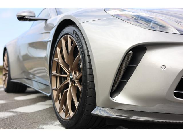 ヴァンテージ ベースグレード　現行　新車保証　Ｂｏｗｅｒｓ＆Ｗｉｌｋｉｎｓ　スポーツプラスシート　ベンチレーター　スモークドテール　２１Ｙスポーク鍛造ＡＷ　カーボンセラミックブレーキ　グロス２×２ツインカーボンファイバーロアー（39枚目）