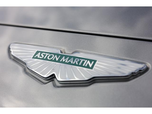 ヴァンテージ ベースグレード　現行　新車保証　Ｂｏｗｅｒｓ＆Ｗｉｌｋｉｎｓ　スポーツプラスシート　ベンチレーター　スモークドテール　２１Ｙスポーク鍛造ＡＷ　カーボンセラミックブレーキ　グロス２×２ツインカーボンファイバーロアー（40枚目）