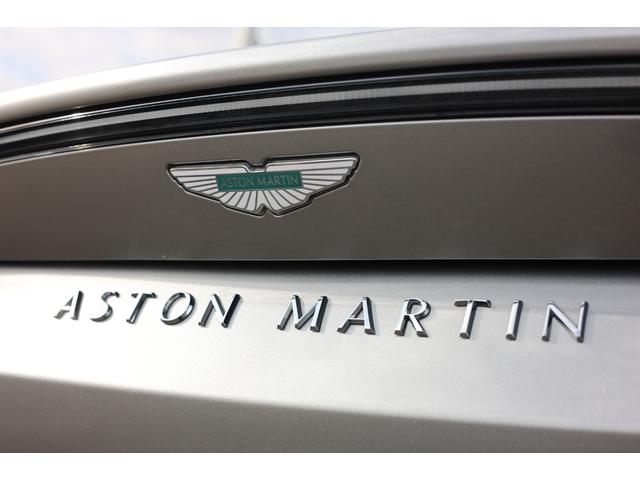 ヴァンテージ ベースグレード　現行　新車保証　Ｂｏｗｅｒｓ＆Ｗｉｌｋｉｎｓ　スポーツプラスシート　ベンチレーター　スモークドテール　２１Ｙスポーク鍛造ＡＷ　カーボンセラミックブレーキ　グロス２×２ツインカーボンファイバーロアー（42枚目）