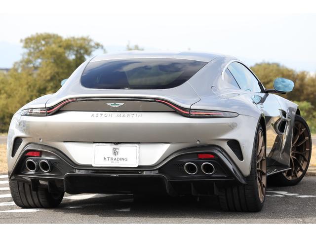 ヴァンテージ ベースグレード　現行　新車保証　Ｂｏｗｅｒｓ＆Ｗｉｌｋｉｎｓ　スポーツプラスシート　ベンチレーター　スモークドテール　２１Ｙスポーク鍛造ＡＷ　カーボンセラミックブレーキ　グロス２×２ツインカーボンファイバーロアー（46枚目）