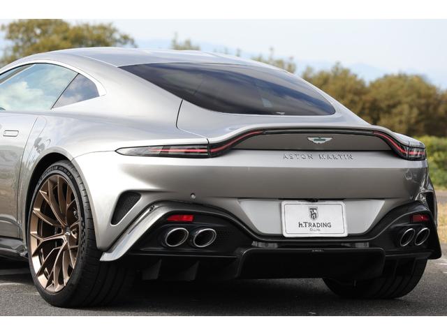 ヴァンテージ ベースグレード　現行　新車保証　Ｂｏｗｅｒｓ＆Ｗｉｌｋｉｎｓ　スポーツプラスシート　ベンチレーター　スモークドテール　２１Ｙスポーク鍛造ＡＷ　カーボンセラミックブレーキ　グロス２×２ツインカーボンファイバーロアー（48枚目）