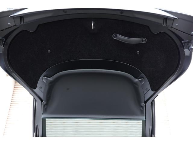 ヴァンテージ ベースグレード　現行　新車保証　Ｂｏｗｅｒｓ＆Ｗｉｌｋｉｎｓ　スポーツプラスシート　ベンチレーター　スモークドテール　２１Ｙスポーク鍛造ＡＷ　カーボンセラミックブレーキ　グロス２×２ツインカーボンファイバーロアー（61枚目）