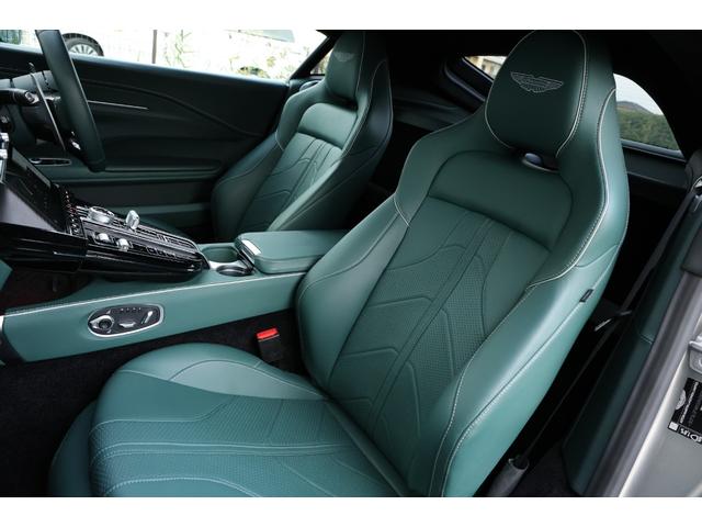 ヴァンテージ ベースグレード　現行　新車保証　Ｂｏｗｅｒｓ＆Ｗｉｌｋｉｎｓ　スポーツプラスシート　ベンチレーター　スモークドテール　２１Ｙスポーク鍛造ＡＷ　カーボンセラミックブレーキ　グロス２×２ツインカーボンファイバーロアー（62枚目）