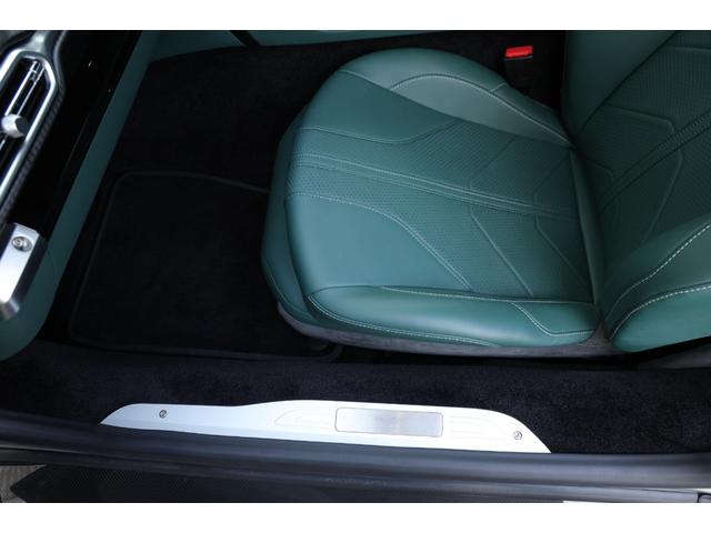 ヴァンテージ ベースグレード　現行　新車保証　Ｂｏｗｅｒｓ＆Ｗｉｌｋｉｎｓ　スポーツプラスシート　ベンチレーター　スモークドテール　２１Ｙスポーク鍛造ＡＷ　カーボンセラミックブレーキ　グロス２×２ツインカーボンファイバーロアー（63枚目）