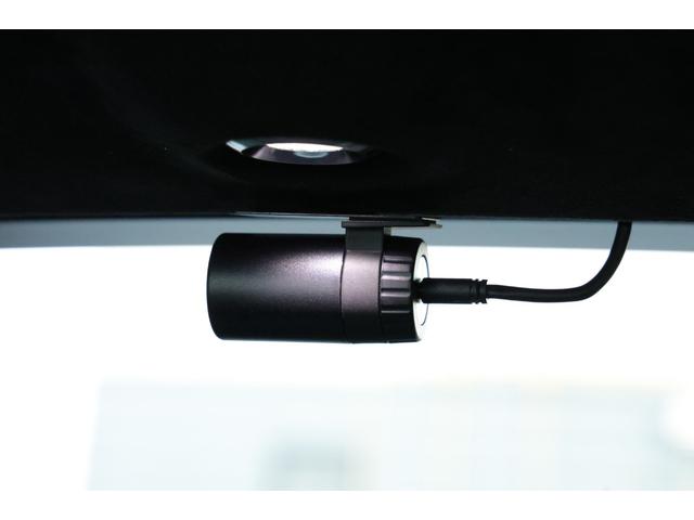 ヴァンテージ ベースグレード　現行　新車保証　Ｂｏｗｅｒｓ＆Ｗｉｌｋｉｎｓ　スポーツプラスシート　ベンチレーター　スモークドテール　２１Ｙスポーク鍛造ＡＷ　カーボンセラミックブレーキ　グロス２×２ツインカーボンファイバーロアー（67枚目）