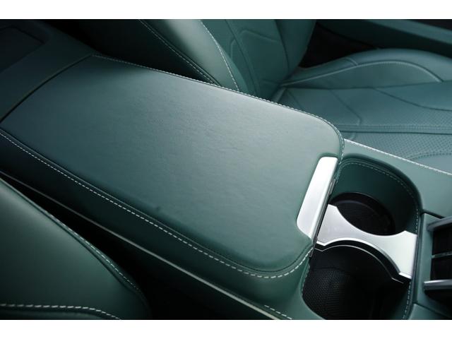 ヴァンテージ ベースグレード　現行　新車保証　Ｂｏｗｅｒｓ＆Ｗｉｌｋｉｎｓ　スポーツプラスシート　ベンチレーター　スモークドテール　２１Ｙスポーク鍛造ＡＷ　カーボンセラミックブレーキ　グロス２×２ツインカーボンファイバーロアー（68枚目）