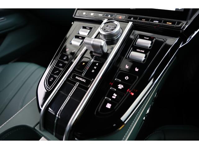 ヴァンテージ ベースグレード　現行　新車保証　Ｂｏｗｅｒｓ＆Ｗｉｌｋｉｎｓ　スポーツプラスシート　ベンチレーター　スモークドテール　２１Ｙスポーク鍛造ＡＷ　カーボンセラミックブレーキ　グロス２×２ツインカーボンファイバーロアー（70枚目）