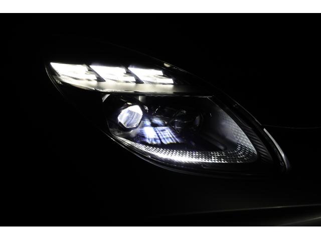 ヴァンテージ ベースグレード　現行　新車保証　Ｂｏｗｅｒｓ＆Ｗｉｌｋｉｎｓ　スポーツプラスシート　ベンチレーター　スモークドテール　２１Ｙスポーク鍛造ＡＷ　カーボンセラミックブレーキ　グロス２×２ツインカーボンファイバーロアー（77枚目）