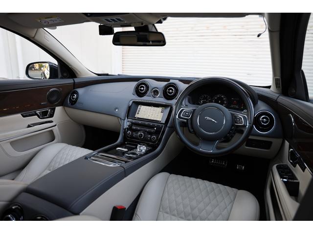 XJ XJ オートバイオグラフィー LWB 後期 アダプティブLED マッサージ機能付きキルティングセミアニリンレザー 全席シートヒーター ベンチレーター リアエンタメ Meridianリファレンスオーディオ パノラマSR ソフトクローズドドア(3枚目)