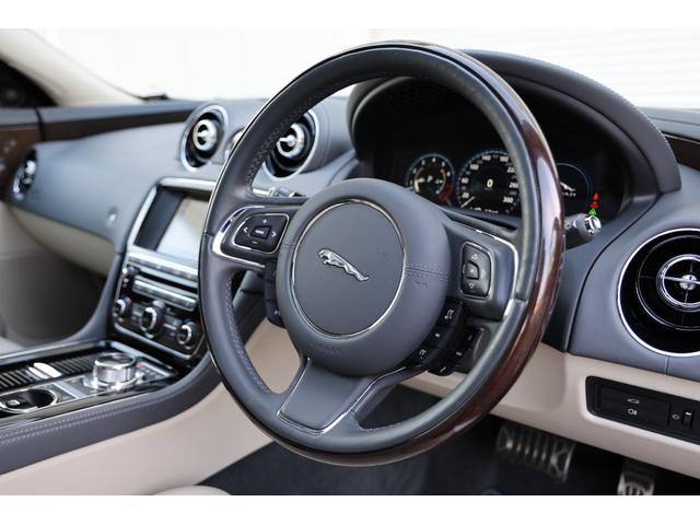 XJ XJ オートバイオグラフィー LWB 後期 アダプティブLED マッサージ機能付きキルティングセミアニリンレザー 全席シートヒーター ベンチレーター リアエンタメ Meridianリファレンスオーディオ パノラマSR ソフトクローズドドア(4枚目)