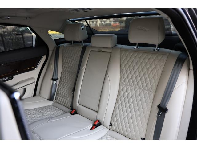 XJ XJ オートバイオグラフィー LWB 後期 アダプティブLED マッサージ機能付きキルティングセミアニリンレザー 全席シートヒーター ベンチレーター リアエンタメ Meridianリファレンスオーディオ パノラマSR ソフトクローズドドア(54枚目)