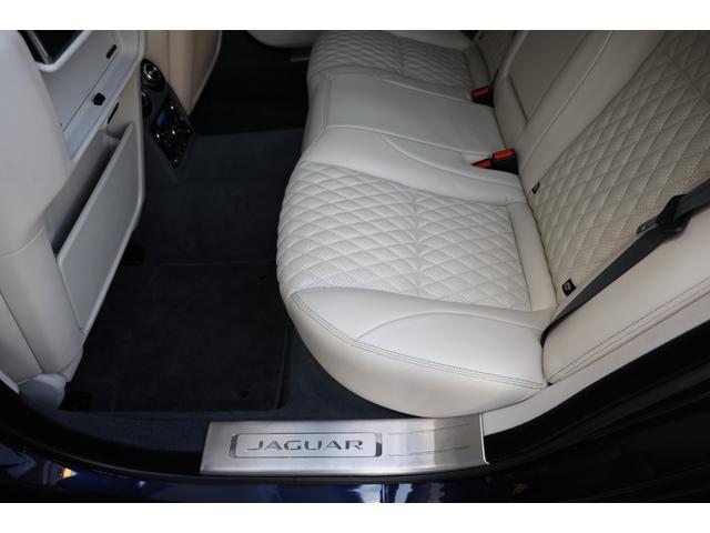 XJ XJ オートバイオグラフィー LWB 後期 アダプティブLED マッサージ機能付きキルティングセミアニリンレザー 全席シートヒーター ベンチレーター リアエンタメ Meridianリファレンスオーディオ パノラマSR ソフトクローズドドア(55枚目)