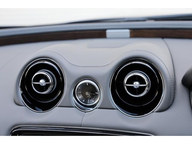 XJ XJ オートバイオグラフィー LWB 後期 アダプティブLED マッサージ機能付きキルティングセミアニリンレザー 全席シートヒーター ベンチレーター リアエンタメ Meridianリファレンスオーディオ パノラマSR ソフトクローズドドア(70枚目)