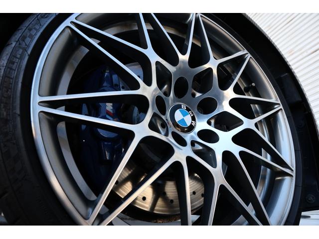 Ｍ４ Ｍ４カブリオレ　コンペティション　１オーナー　電動ハードトップ　アダプティブＬＥＤ　ホワイトメリノレザー　シートヒーター　２０ＡＷ　Ｍコンパウンドブレーキ　ｈａｒｍａｎ／ｋａｄｏｎ　ヘッドアップディスプレイ　カーボンインテリアトリム（9枚目）