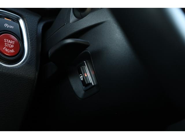 Ｍ４ Ｍ４カブリオレ　コンペティション　１オーナー　電動ハードトップ　アダプティブＬＥＤ　ホワイトメリノレザー　シートヒーター　２０ＡＷ　Ｍコンパウンドブレーキ　ｈａｒｍａｎ／ｋａｄｏｎ　ヘッドアップディスプレイ　カーボンインテリアトリム（13枚目）