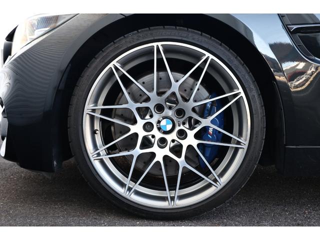 Ｍ４ Ｍ４カブリオレ　コンペティション　１オーナー　電動ハードトップ　アダプティブＬＥＤ　ホワイトメリノレザー　シートヒーター　２０ＡＷ　Ｍコンパウンドブレーキ　ｈａｒｍａｎ／ｋａｄｏｎ　ヘッドアップディスプレイ　カーボンインテリアトリム（47枚目）