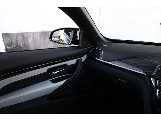 Ｍ４ Ｍ４カブリオレ　コンペティション　１オーナー　電動ハードトップ　アダプティブＬＥＤ　ホワイトメリノレザー　シートヒーター　２０ＡＷ　Ｍコンパウンドブレーキ　ｈａｒｍａｎ／ｋａｄｏｎ　ヘッドアップディスプレイ　カーボンインテリアトリム（80枚目）