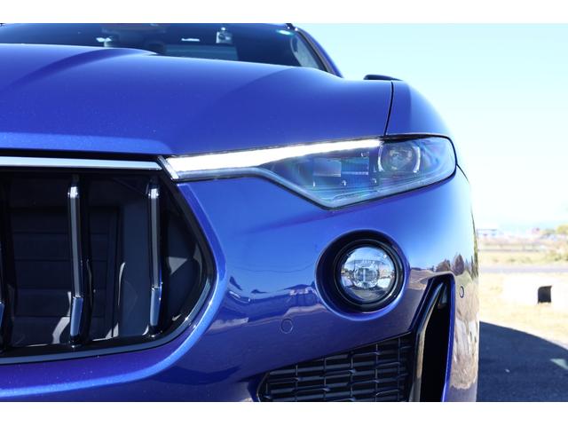 アダプティブドライブビームを備えたフル・アダプティブＬＥＤマトリクスヘッドライトを新たに採用