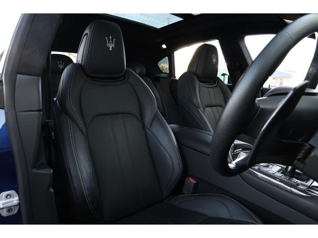 フルプレミアムレザーインテリア　シートヒーター、ベンチレーター付